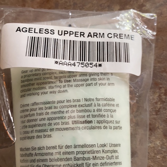 PRAI AGELESS Upper Arm Creame - Picture 3 of 3